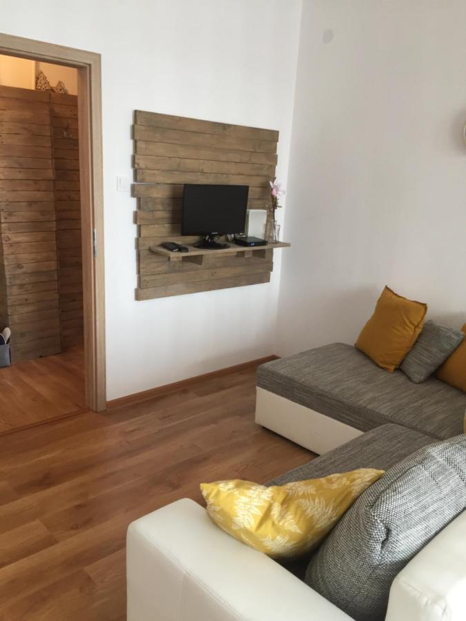 Deli Oldal Vendeghaz Appartement Eger Buitenkant foto